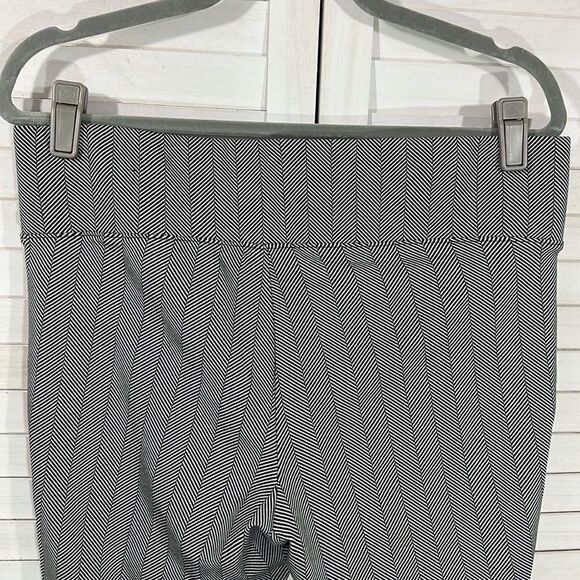 Torrid Studio Pants Size 0 Large Slim Fix Pixie Ponte Herringbone Bone NWOT - Picture 10 of 14